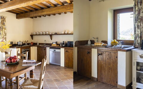 Villa del Cammino: Møbel, Indretning, Træ, Køkken, Countertop, Gulvbelægning, Hjem, Cabinetry, Værelse, Etage