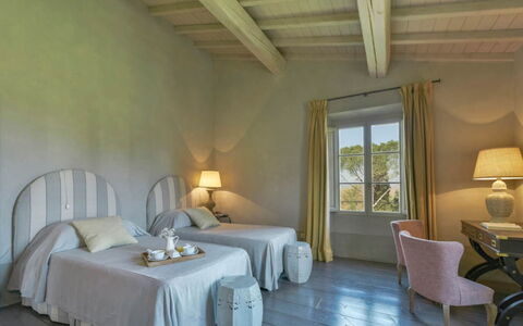 Villa Il Serraglio: Hotel, Svømmepøl, Villa