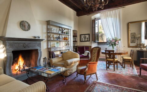 Villa Bel Monte: Væg, Møbel, Hjem, Gulvbelægning, Indretning, Belysning, Hus, Stue, Værelse, Stol