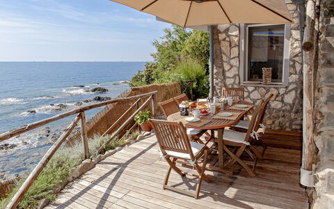 Vistamare: Møbel, Træ, Stol, Hav, Bord, Udendørs Møbler, Kyst, Coastal Og Oceaniske Landskabsformer, Ocean, Udvej