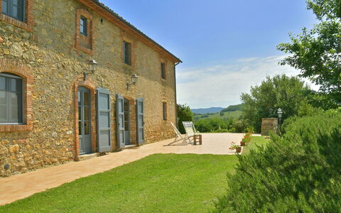 Villa Asia: Land Lot, Stuehus, Landdistrikt, Sommerhus, Estate, Lawn, Have, Eng, Landscaping, Stenmur