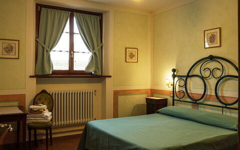 Il Noceto: Væg, Indretning, Træ, Møbel, Soveværelse, Gulvbelægning, Loft, Seng, Værelse, Etage