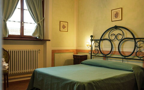 Il Noceto: Indretning, Møbel, Træ, Soveværelse, Gulvbelægning, Loft, Etage, Seng, Værelse, Belysning