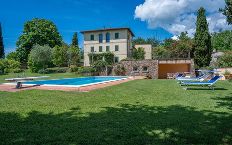 Il Villino Del Collezionista With Pool In Pistoia: Træ, Busk, Svømmepøl, Estate, Have, Lawn, Mansion, Hacienda, Landscaping, Villa