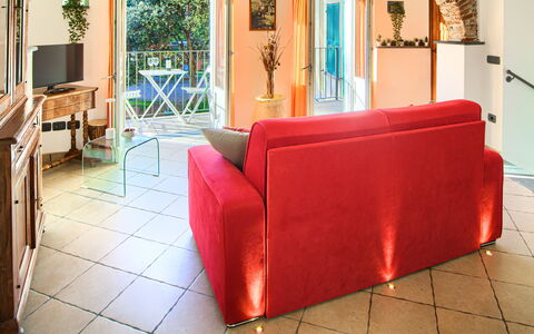 Ca Du Checcu: Møbel, Indretning, Couch, Gulvbelægning, Etage, Træ, Bord, Værelse, Stue, Loft