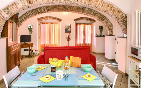 Ca Du Checcu: Møbel, Indretning, Hjem, Gulvbelægning, Etage, Bord, Loft, Lejlighed, Værelse, Stue