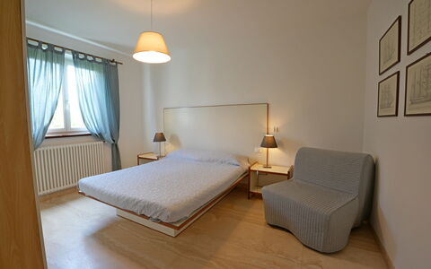 Villa Alex: Møbel, Indretning, Væg, Etage, Soveværelse, Gulvbelægning, Seng, Træ, Værelse, Sengetøj