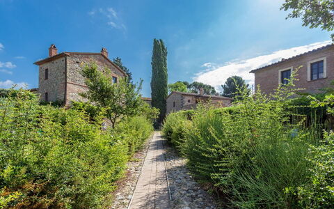 Appartamento La Vecchia Cedraia, Wifi, Perugia: Busk, Estate, Have, Landscaping, Evergreen, Historisk Hus, Villa, Stuehus