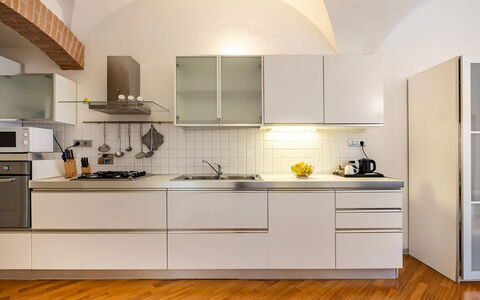 Casa Garibaldi - Levanto: Køkken, Køkken Apparat, Indretning, Større Bandage, Countertop, Gulvbelægning, Cabinetry, Træ, Husholdningsapparat, Møbel