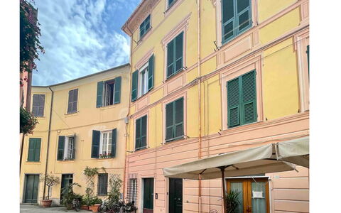 Casa Garibaldi - Levanto: Lejlighed, Urban Design, Ejerlejlighed, Parkering, Altan