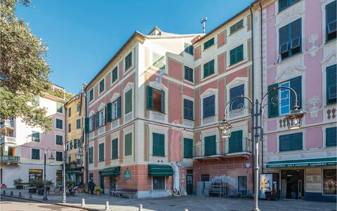 Casa Camuri - Levanto: Bygning, Vindue, Lejlighed, City, Byområde, Stad, Kvarter, Facade, Boligområde, Urban Design