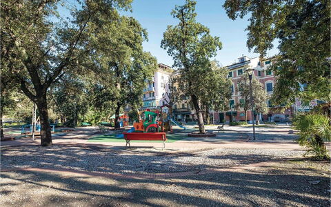 Casa Camuri - Levanto: Daytime, Træ, City, Offentlige Rum, Kvarter, Boligområde, Urban Design, Menneskelig Bosættelse, Lejlighed, Forår