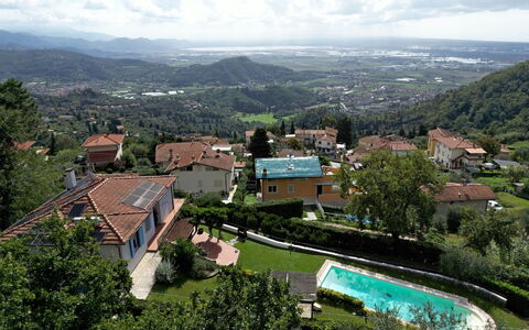 Villa Corsanico: Bjergrige Landskabsformer, Bakke, Tag, Boligområde, Highland, Bjerg, Landskab, Hus, Hill Station, Landdistrikt