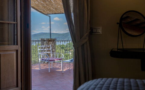 Villa Trasimena: Møbel, Altan, Stol, Sengetøj, Udendørs Møbler, Skygge, Soveværelse, Sengetøj, Seng, Hegn