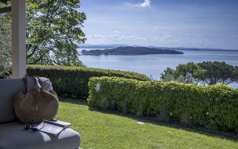 Bianca la Luna: Coastal Og Oceaniske Landskabsformer, Sø, Hav, Kyst, Skygge, Ocean, Have, Reservoir, Landscaping, Lyd