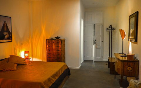 Podere Vigna Nuova: Møbel, Indretning, Væg, Seng, Etage, Soveværelse, Gulvbelægning, Træ, Værelse, Gul