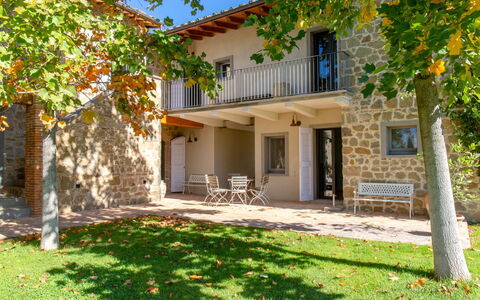 Casale le Fonti: Dør, Hjem, Sommerhus, Udendørs Møbler, Estate, Lawn, Altan, Have, Stuehus, Veranda