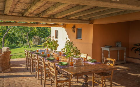 Casalberna: Møbel, Træ, Bord, Køkken & Spisebord, Stol, Gulvbelægning, Spisestue, Indretning, Etage, Udendørs Møbler