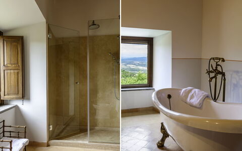 Torre Antica: Væg, Indretning, Gulvbelægning, Sanitærarmatur, Etage, Loft, Badeværelse, Vvs, Badekar, Værelse