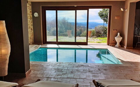 Santa Barbara: Svømmepøl, Gulvbelægning, Møbel, Indretning, Etage, Udvej, Eco Hotel, Stol, Bejdse, Hotel