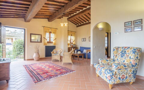 Casa Viola Pool, Wifi, Montaione: Møbel, Væg, Gulvbelægning, Indretning, Etage, Loft, Hjem, Belysning, Værelse, Stue