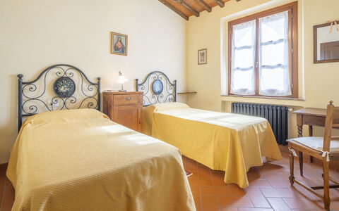 Casa Viola Pool, Wifi, Montaione: Seng, Væg, Soveværelse, Møbel, Indretning, Sengetøj, Sengetøj, Gulvbelægning, Bed Frame, Værelse