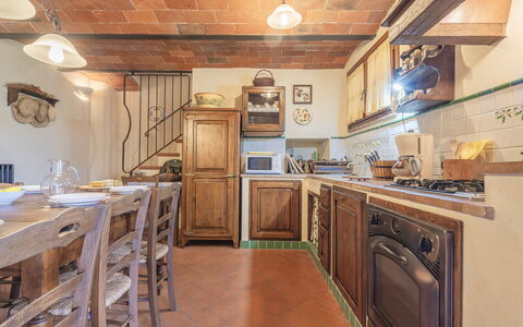 Casa Viola Pool, Wifi, Montaione: Møbel, Køkken, Indretning, Countertop, Gulvbelægning, Træ, Cabinetry, Loft, Etage, Køkken Apparat