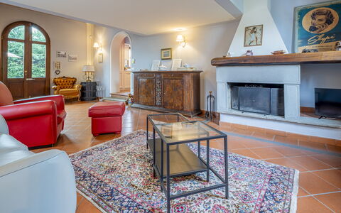 Casa Michela Casalguidi, Garden, Wifi: Møbel, Indretning, Gulvbelægning, Etage, Værelse, Loft, Couch, Stue, Belysning, Hjem