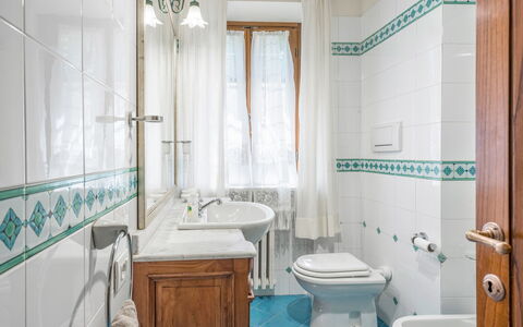 Grace Home, Pool, Wifi, Gambassi Terme: Gulvbelægning, Indretning, Etage, Sanitærarmatur, Badeværelse, Håndvask, Tap, Badeværelsesvask, Vvs, Flise