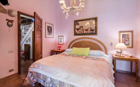 Grace Home, Pool, Wifi, Gambassi Terme: Møbel, Seng, Soveværelse, Indretning, Sengetøj, Sengetøj, Træ, Loft, Sengetøj, Værelse