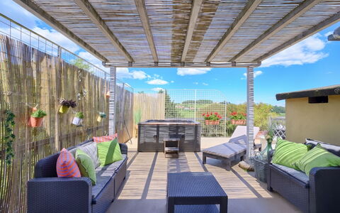 Casamia Sky-High Panoramic Retreat: Penthouse with: Møbel, Udendørs Møbler, Stol, Bord, Udendørs Bord, Skygge, Eco Hotel, Have, Backyard, Gårdhave
