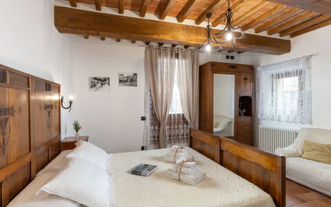 Capanna Di Elfo: Møbel, Seng, Soveværelse, Indretning, Væg, Sengetøj, Sengetøj, Træ, Gulvbelægning, Etage