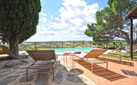 Capanna Al Lago: Møbel, Udendørs Møbler, Stol, Svømmepøl, Udendørs Bord, Backyard, Villa, Eco Hotel, Liggestol, Gårdhave