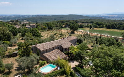 Podere Lorena, Charming Tuscan Farmhouse