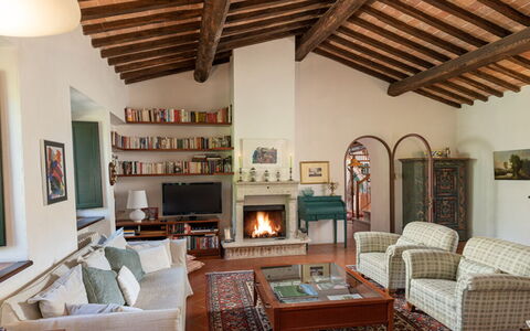 Casale del Timignano, Private Villa with Huge Gard: Møbel, Indretning, Væg, Couch, Gulvbelægning, Træ, Hjem, Stue, Værelse, Loft