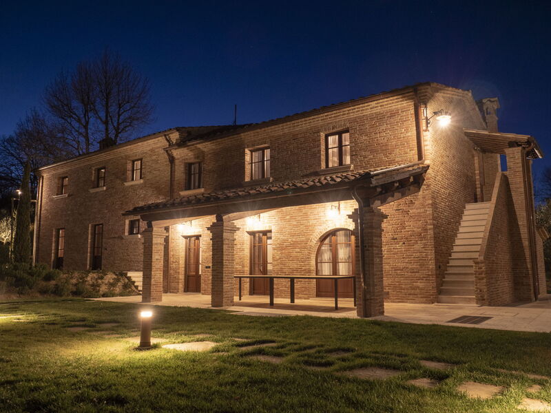 Villa Cortona: Eco-Sustainable Luxury Estate with