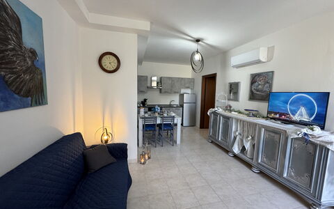 Il Volo Del Nibbio: Møbel, Gulvbelægning, Etage, Lejlighed, Couch, Stol, Stue, Kaffebord, Sofa Seng