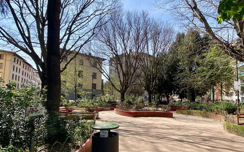 Green Suite Florence: Offentlige Rum, Forår, Skygge, Have, Fortov, Walkway, Landscaping, Gård, Indkørsel, Udendørs Bench