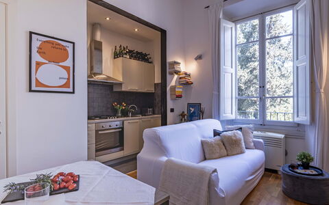 Green Suite Florence: Møbel, Indretning, Væg, Gulvbelægning, Værelse, Couch, Træ, Loft, Stue, Etage