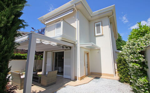 Casa Rossella: Hjem, Boligområde, Hus, Dør, Altan, Estate, Veranda, Skygge, Molding, Design