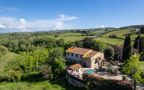 Villa Gori: Bygning, Hus, Boligområde, Hjem, Tag, Landdistrikt, Estate, Menneskelig Bosættelse, Sommerhus, Landsby