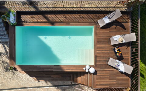 Villa Gori: Træ, Svømmepøl, Gulvbelægning, Kompositmateriale, Udendørs Møbler, Dæk, Eco Hotel, Fritid, Udvej, Hårdttræ