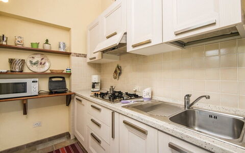 Casa Lavanda, Ac, Wifi, Narni: Køkken Apparat, Køkken, Countertop, Større Bandage, Cabinetry, Træ, Indretning, Komfur, Køkkenvask, Gulvbelægning