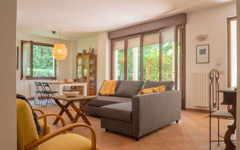 Casa Carla: Møbel, Indretning, Gulvbelægning, Etage, Træ, Couch, Værelse, Loft, Stue, Bord