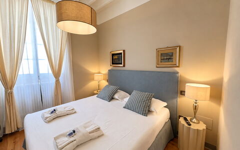 Via Roma 39: Seng, Soveværelse, Møbel, Indretning, Sengetøj, Sengetøj, Textile, Etage, Bed Frame, Værelse