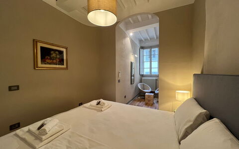 Via Roma 39: Væg, Soveværelse, Etage, Loft, Seng, Indretning, Sengetøj, Sengetøj, Værelse, Bed Frame