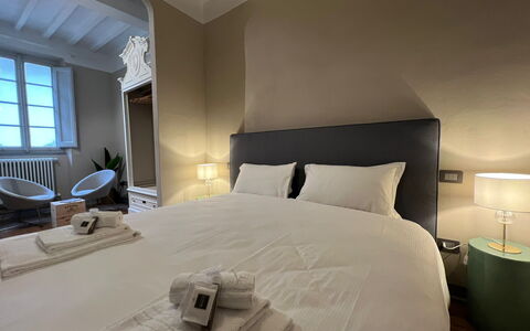 Via Roma 39: Soveværelse, Seng, Indretning, Sengetøj, Sengetøj, Etage, Møbel, Loft, Værelse, Sengetøj