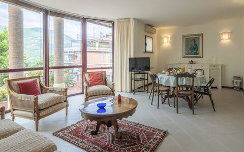 Bonaria Boutique House Ac, Wifi, Cinque Terre: Indretning, Lejlighed, Møbel, Stol, Loft, Stueplante, Stue, Blomsterkrukke, Bejdse