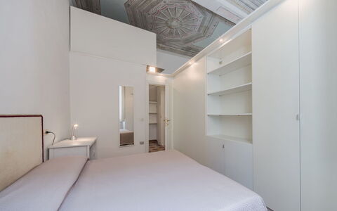 Appartamento Galleria: Indretning, Etage, Gulvbelægning, Loft, Værelse, Møbel, Soveværelse, Seng, Hjem, Lejlighed