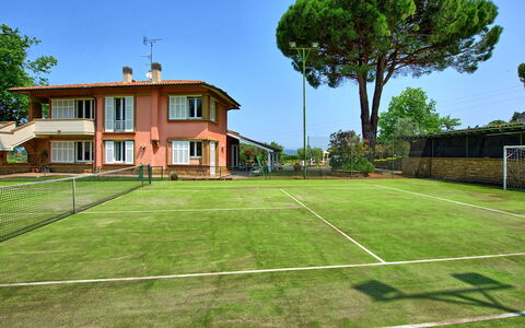 Villa Adriana: Tennisbane, Tennis, Ketsjer Sport, Net, Skygge, Lawn, Have